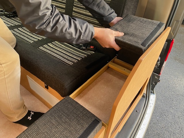 簡単な操作でベッド展開